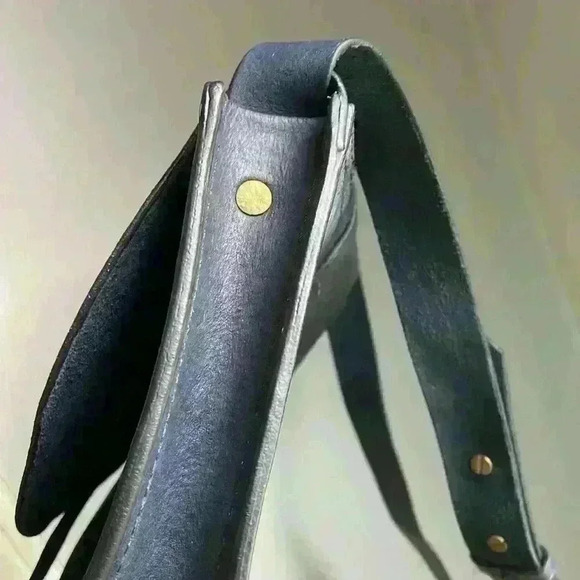 Tribe Alive Distressed Leather Navy Blue Crossbody Rounded Saddle Bag - Picture 12 of 12